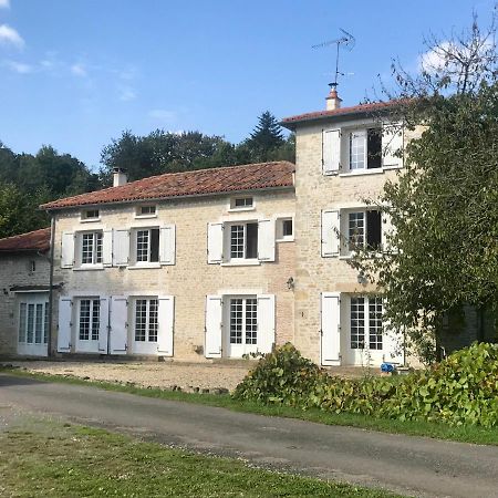 Moulin sous la Vergne Nanteuil-en-Vallée Extérieur photo