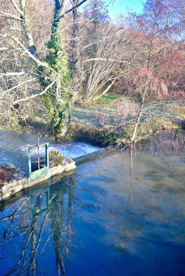 Moulin sous la Vergne Nanteuil-en-Vallée Extérieur photo
