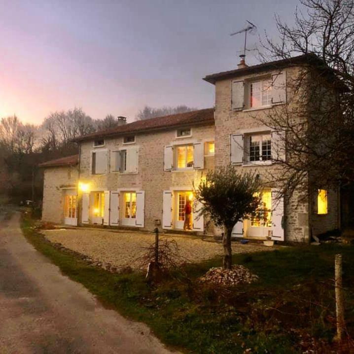 Moulin sous la Vergne Nanteuil-en-Vallée Extérieur photo